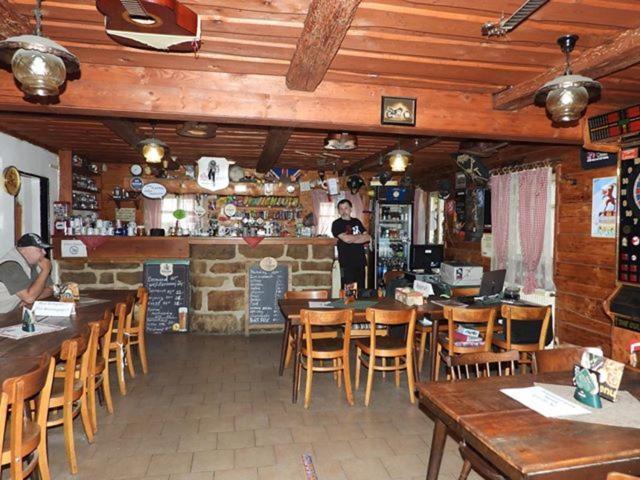 Drevenka Hotel Provodin Bagian luar foto