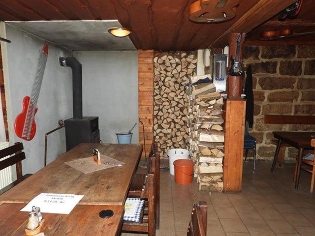 Drevenka Hotel Provodin Bagian luar foto