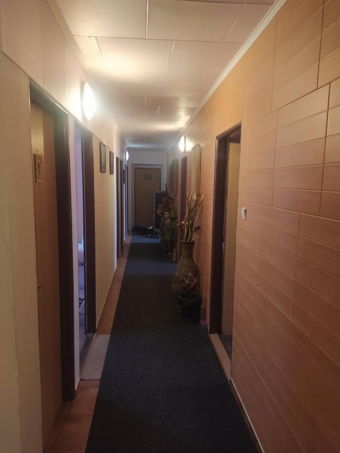 Drevenka Hotel Provodin Bagian luar foto