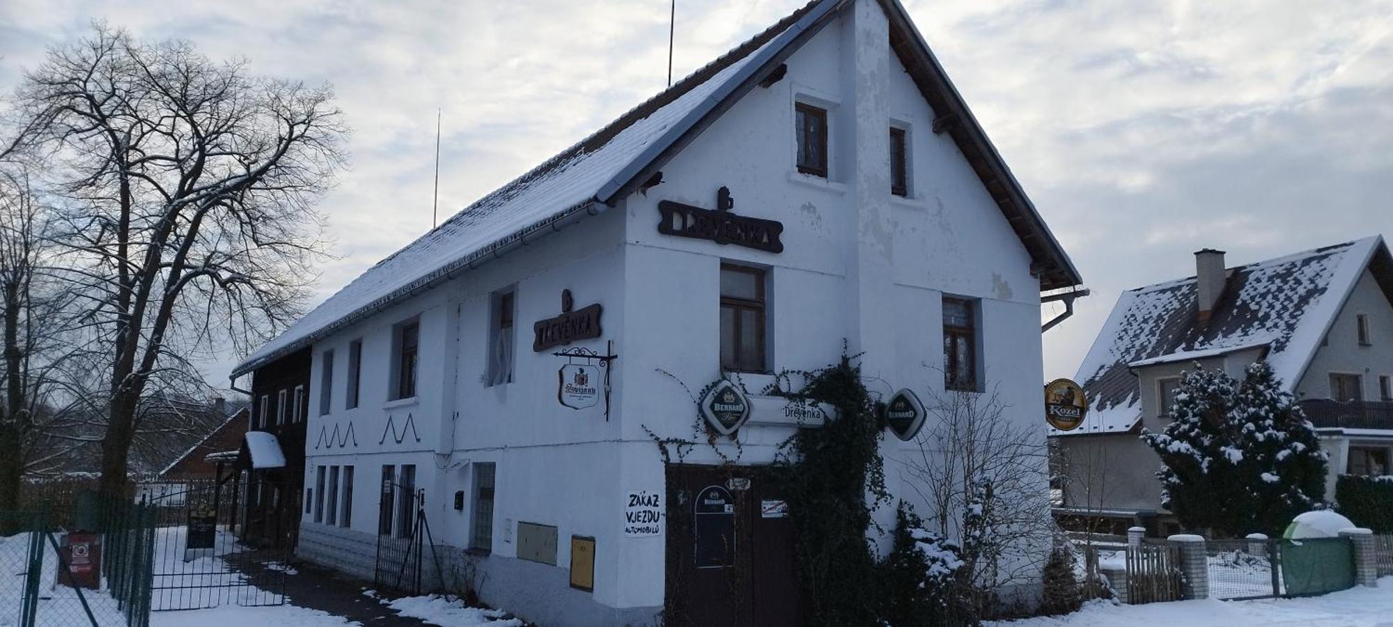 Drevenka Hotel Provodin Bagian luar foto